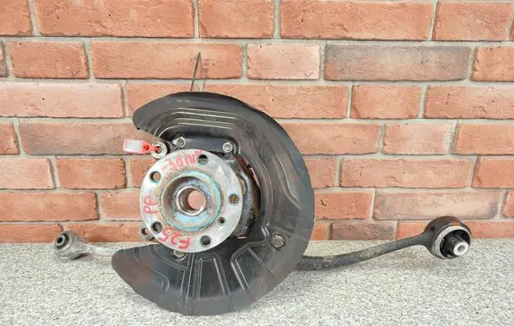 BMW X3 F25 Front wheel hub 6857414 6795850