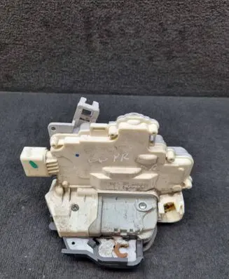 Audi A6 Allroad C6 Front door lock 4F1837015E