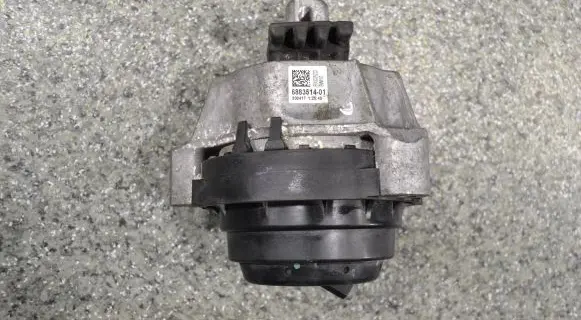 BMW 7 F01 F02 F03 F04 Engine mount bracket F045029223