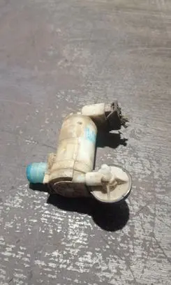 Nissan X-Trail T31 Windscreen/windshield washer pump 2224655A
