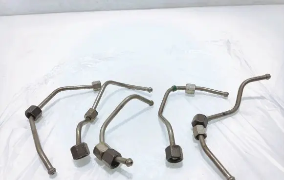 Ford Focus Fuel injector supply line/pipe 