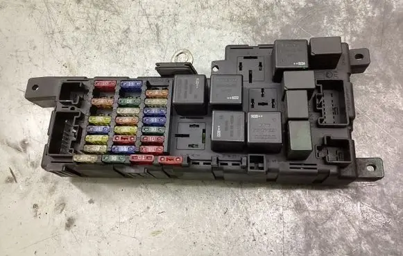 Volvo V70 Fuse module 8678449 518787205 020802123649
