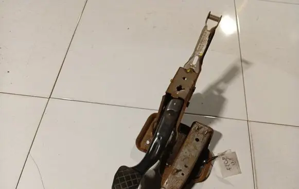 Skoda Fabia Mk2 (5J) Brake pedal 601721058AT
