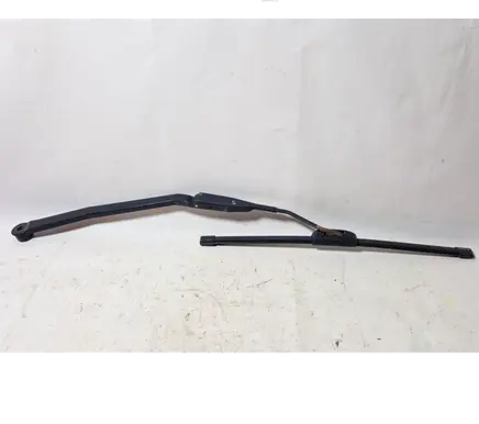 Front wiper blade arm