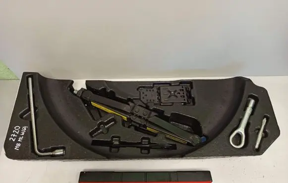 Mercedes-Benz ML W164 Tool set A1648990054 A2216810001 A1645800118