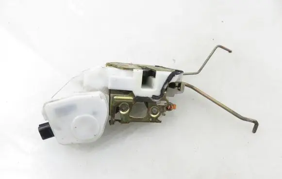 Mitsubishi Outlander Front door lock 