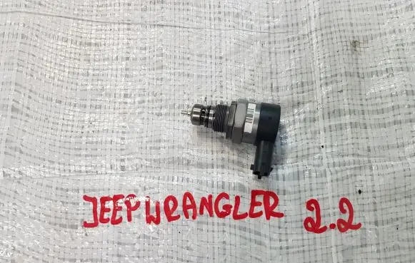 Jeep Wrangler Fuel pressure regulator 0281006199
