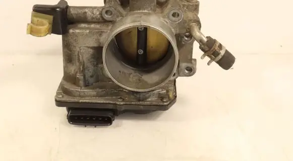Toyota Avensis T250 Throttle body valve 2203028050