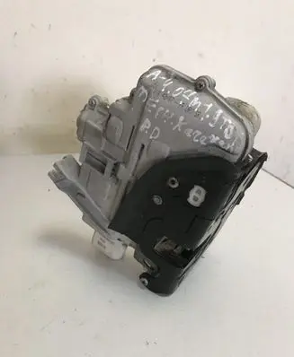 Audi A4 S4 B7 8E 8H Front door lock 8E1837015