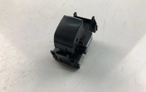 Toyota RAV 4 (XA40) Electric window control switch 193335