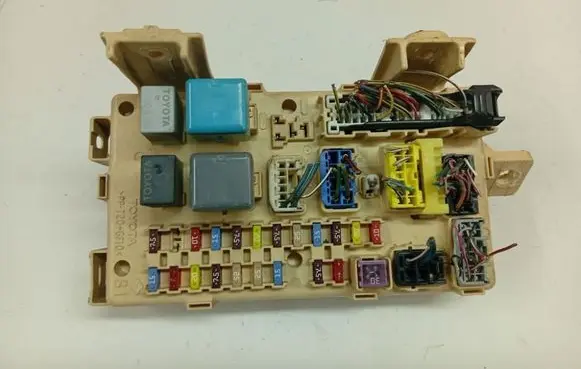 Toyota Avensis T250 Fuse box set 82641CA010F