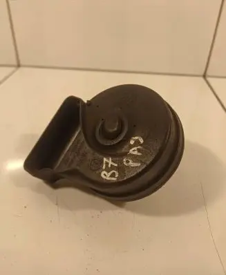 Volkswagen PASSAT B7 Horn signal