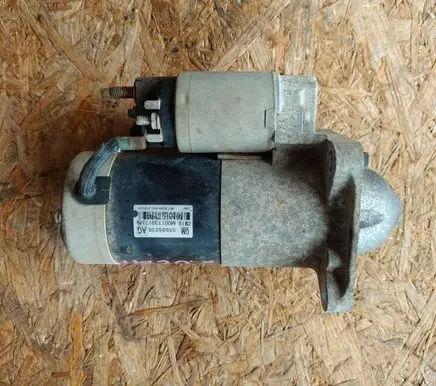Opel Zafira C Starter motor 55585238 M001T30173