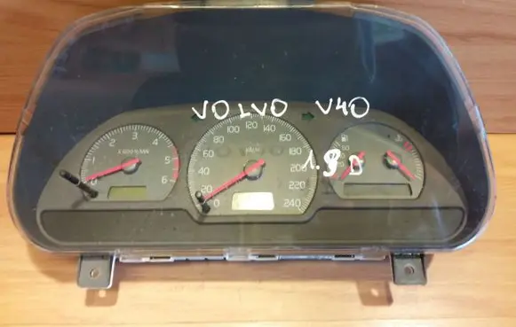 Volvo S40, V40 Speedometer (instrument cluster) 30857569