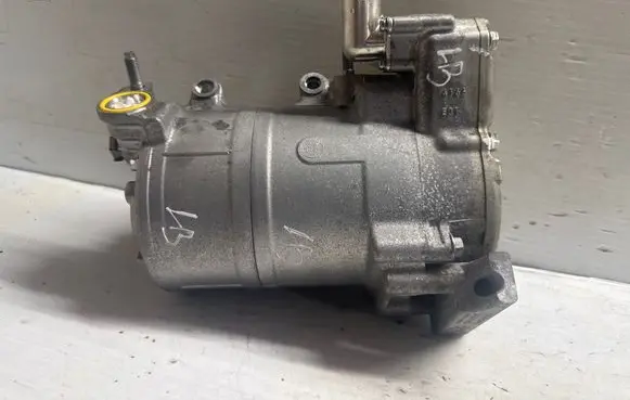 Volvo V60 Air conditioning (A/C) compressor (pump) 36012859
