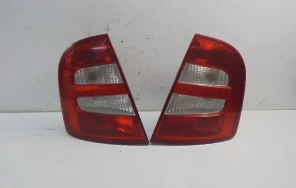 Skoda Fabia Mk1 (6Y) Rear/tail lights 6Y6945095B