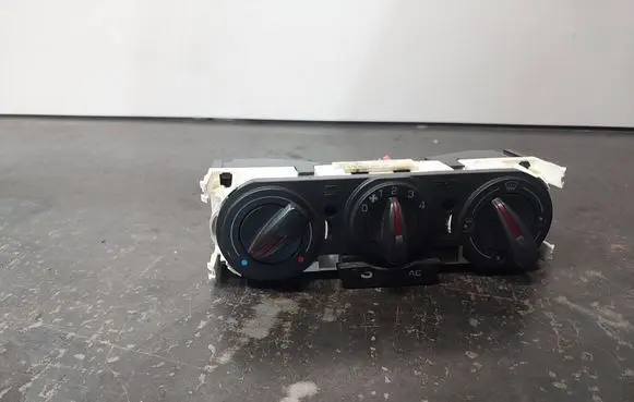 Seat Ibiza IV (6J,6P) Climate control unit 6J0820045