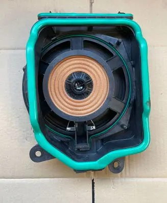 BMW 7 G11 G12 Subwoofer speaker 6800953