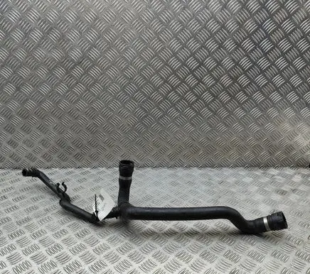 Porsche Macan (95B) Engine coolant pipe/hose 95B121056 95B122101A