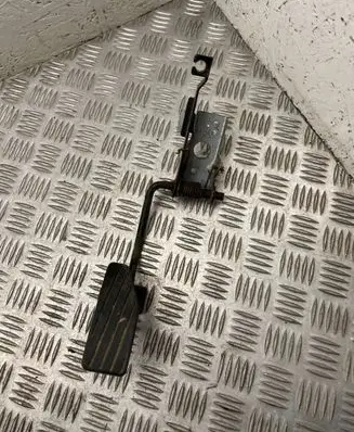 Suzuki Grand Vitara I Accelerator throttle pedal