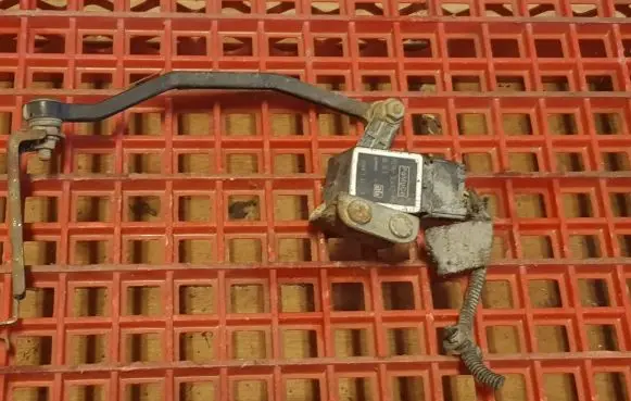 Rear air suspension level height sensor