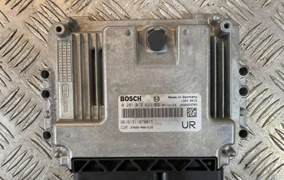 Honda CR-V Engine control unit/module 0281013633 96161311070015 37820R06E16
