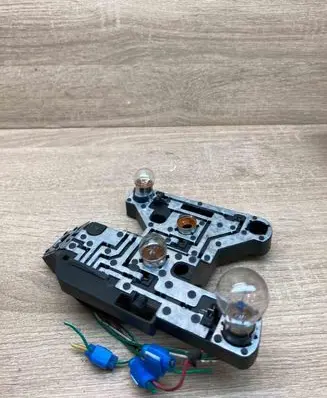 Toyota Avensis T250 Tail light bulb cover holder 89028759