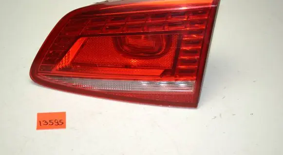 Volkswagen PASSAT B7 Tailgate rear/tail lights