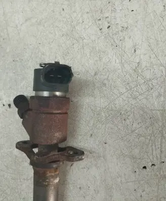 Volvo S40, V40 Fuel injector 865835 06110 A07461