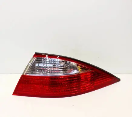 Jaguar XK - XKR Rear/tail lights 2VA238039 6W8313404AE