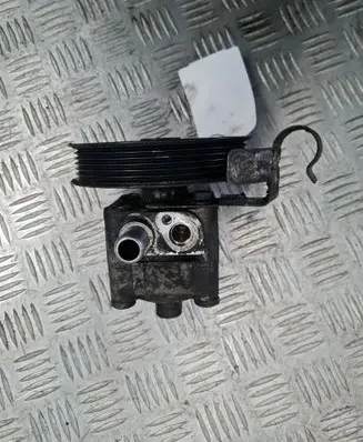 Volvo S60 Power steering pump 30665100