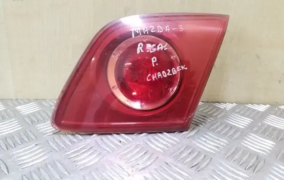 Mazda 3 I Tailgate rear/tail lights P2913R