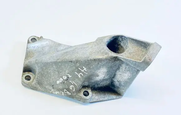Audi A4 S4 B5 8D Engine mounting bracket 8D0199307P