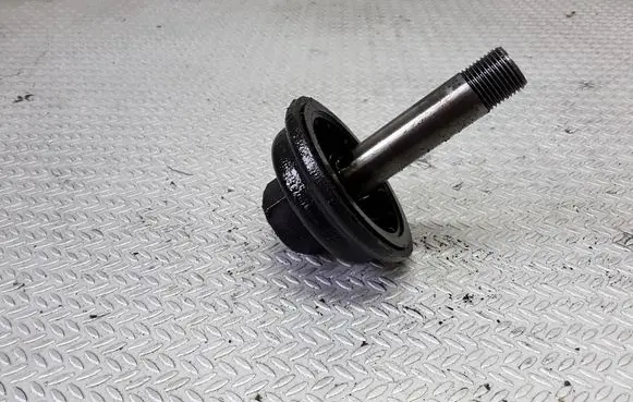 Volkswagen Golf Plus Oil filter cover 