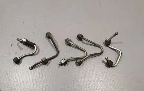 Nissan Qashqai Fuel injector supply line/pipe 