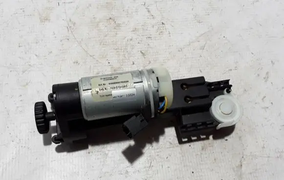 Mercedes-Benz E C207 W207 Curtain motor A2078600141
