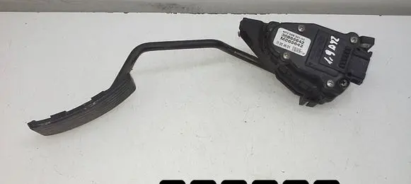 Mitsubishi Space Star Accelerator throttle pedal 30865642
