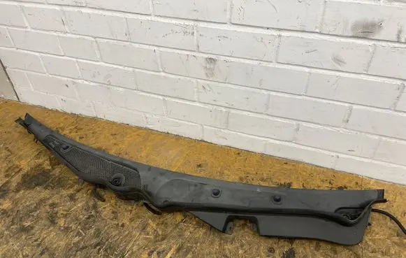 Mercedes-Benz E W212 Wiper trim A2128301013