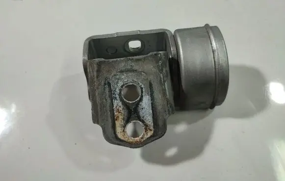 Peugeot 207 Front door upper hinge 