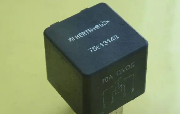 Iveco Daily 35 - 40.10 Other relay 75613143