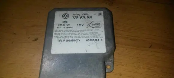 Volkswagen Golf IV Airbag control unit/module 1C0909601 5wk4vol3120