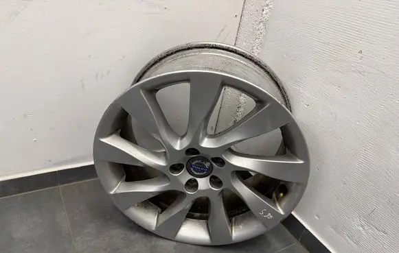 Volvo S80 R18 alloy rim 31302110