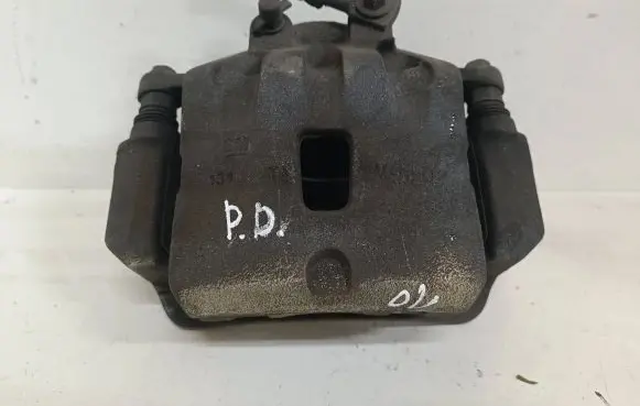 Opel Zafira C Front brake caliper