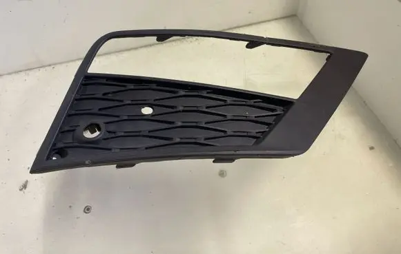 Seat Ateca Front fog light trim/grill 575853666C