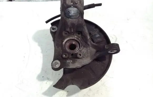 Front wheel hub spindle knuckle