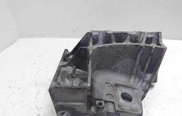 Volvo S80 Engine mounting bracket 6G926P096FC