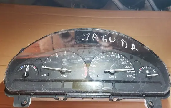 Jaguar S-Type Speedometer (instrument cluster)