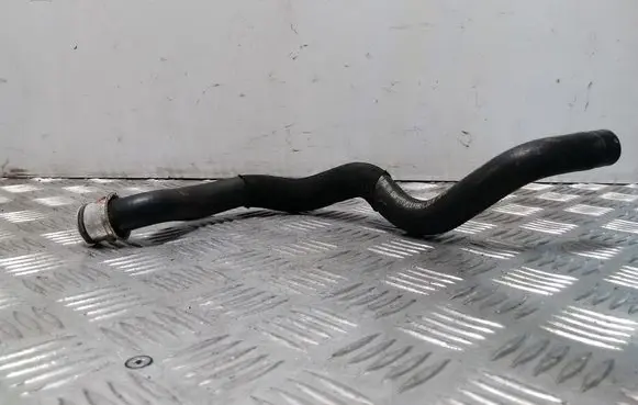 Mercedes-Benz C AMG W204 Engine coolant pipe/hose A2045017182