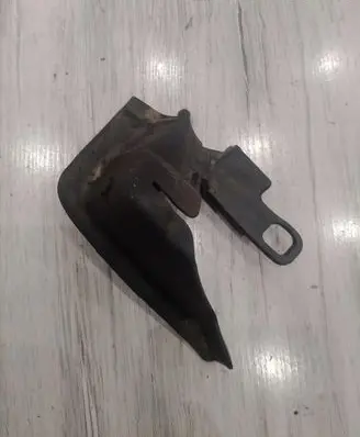 Engine bonnet/hood hinges