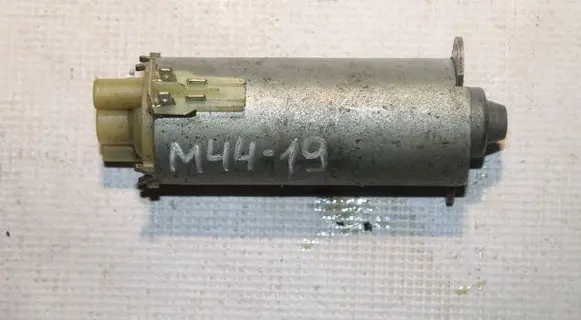 Volvo V50 Seat adjustment motor 0130002532